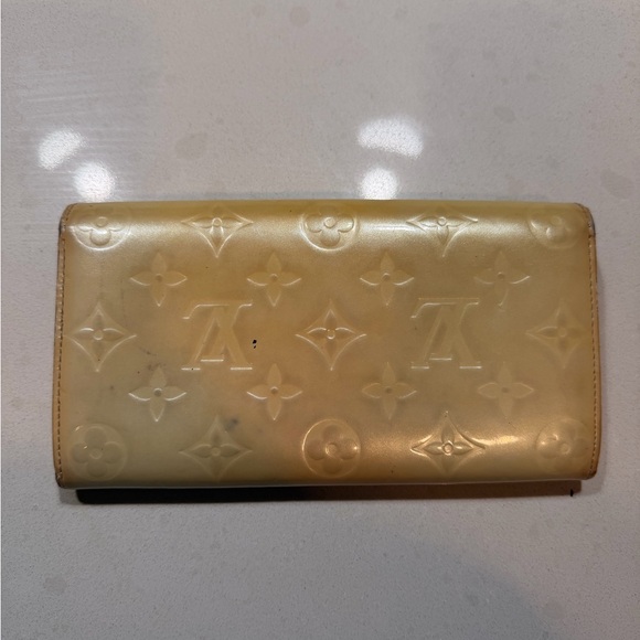 Louis Vuitton Sarah Wallet Monogram Vernis Pearl Ivory Patent - Picture 2 of 13